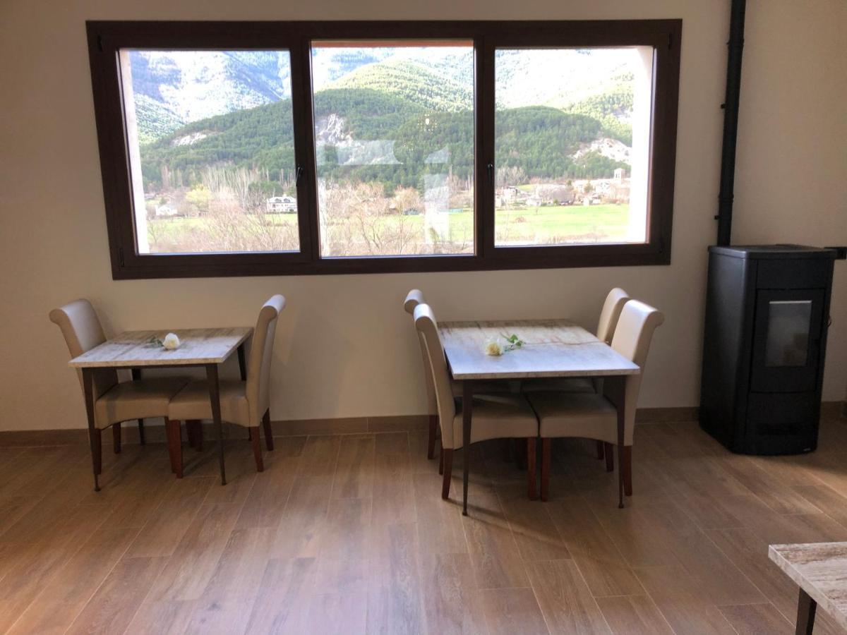 Leyendas Del Pirineo Fiscal Exterior photo